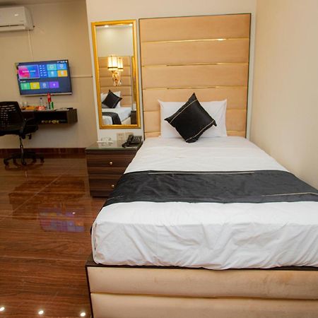 Hotel White Season Gulberg Lahore Buitenkant foto