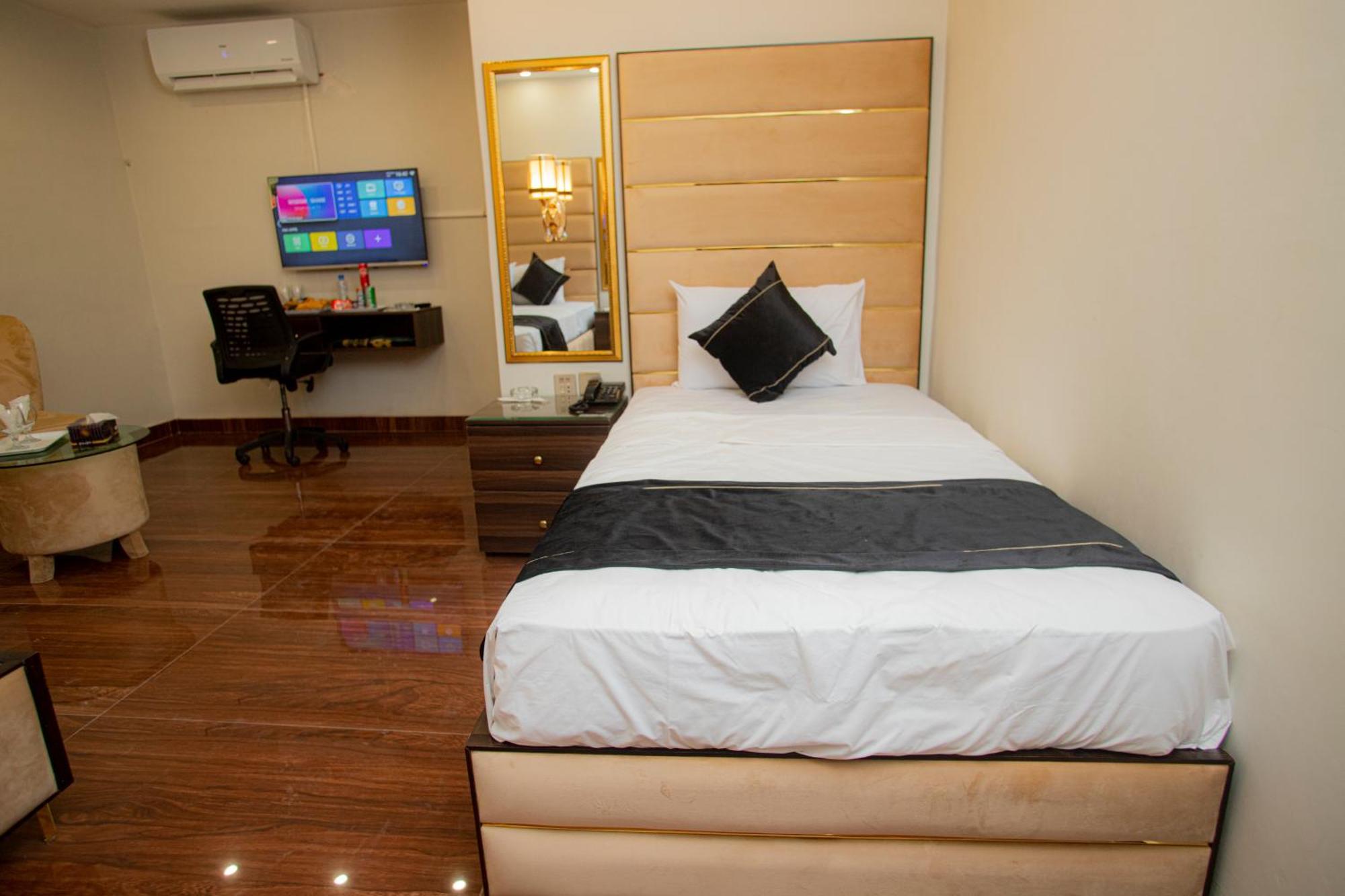 Hotel White Season Gulberg Lahore Buitenkant foto