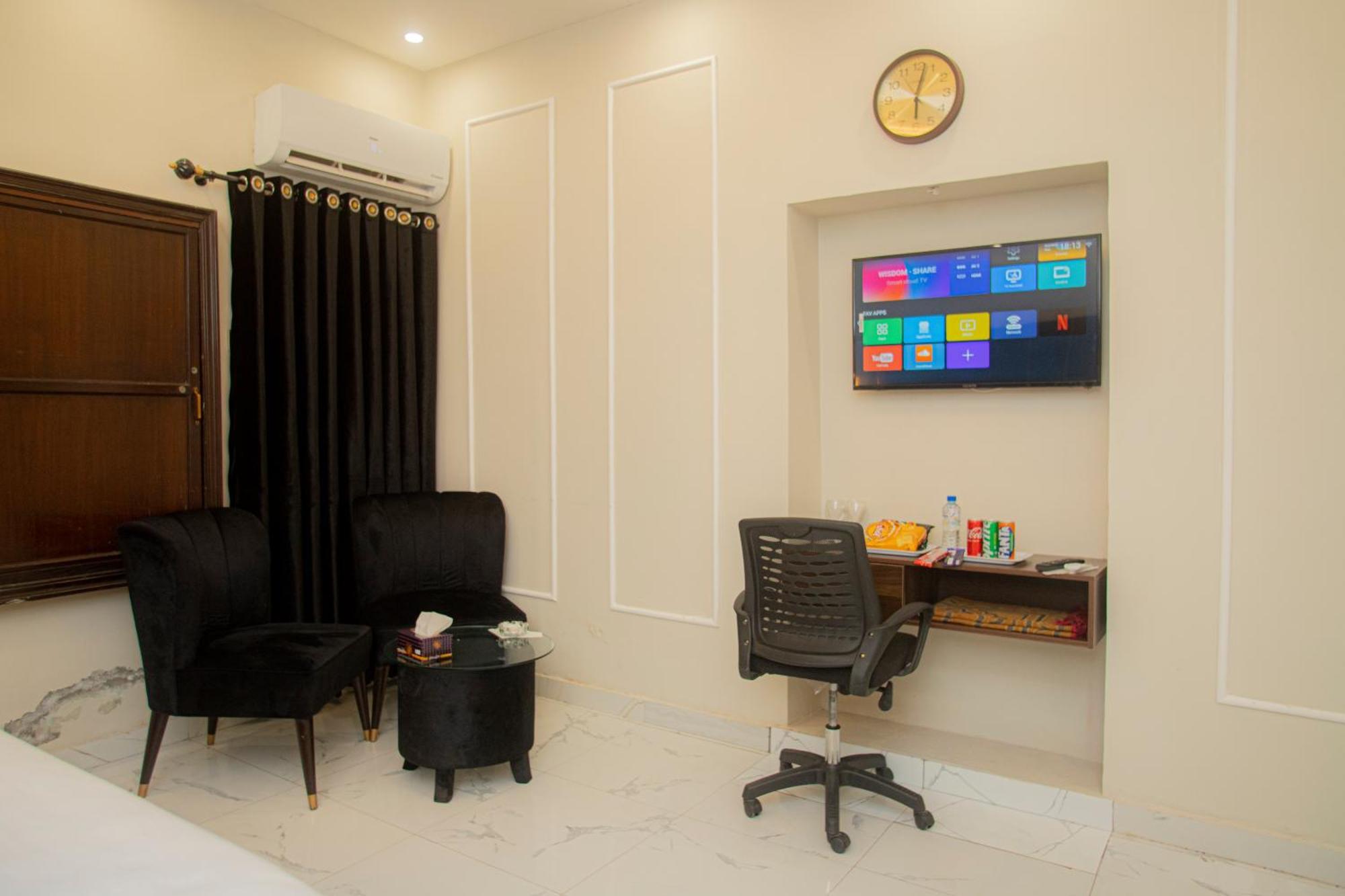 Hotel White Season Gulberg Lahore Buitenkant foto