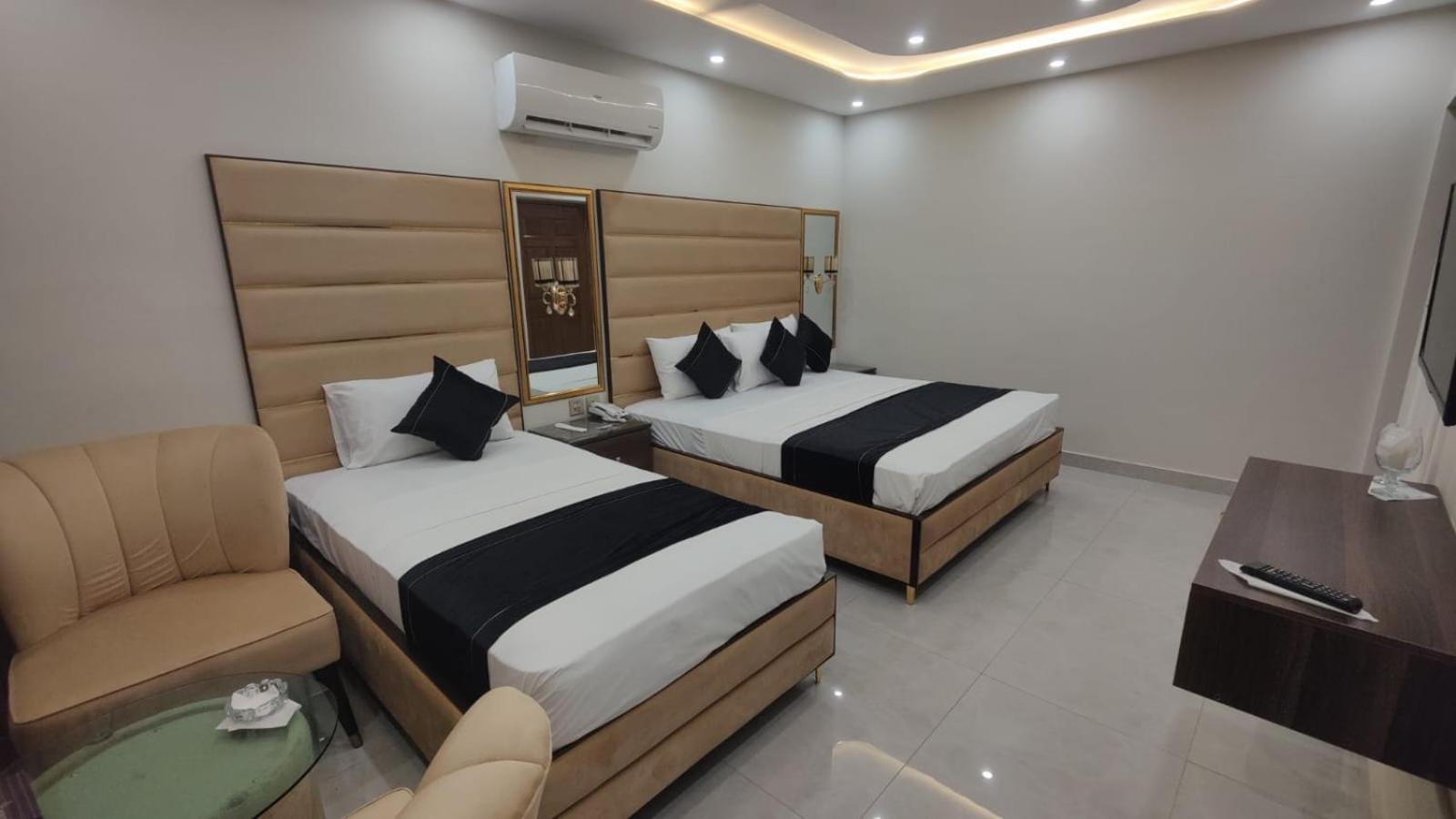 Hotel White Season Gulberg Lahore Buitenkant foto