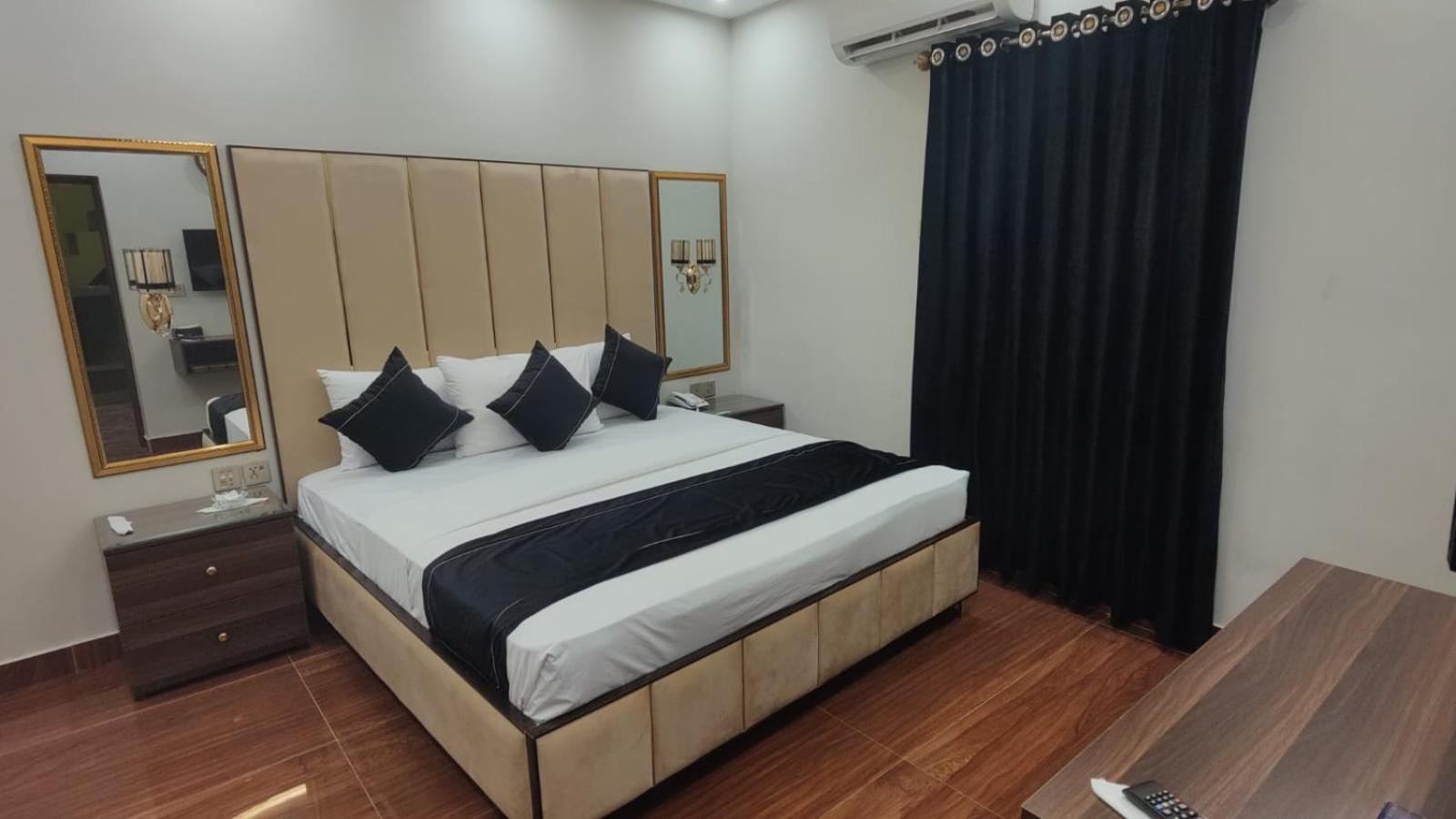 Hotel White Season Gulberg Lahore Buitenkant foto