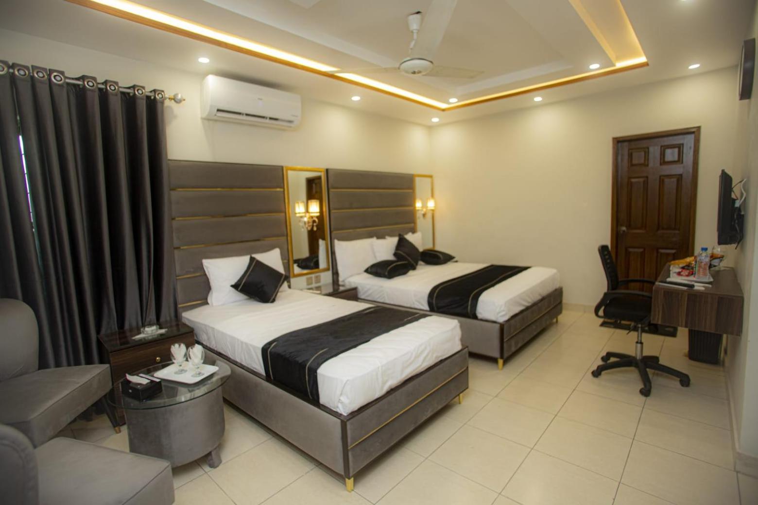 Hotel White Season Gulberg Lahore Buitenkant foto