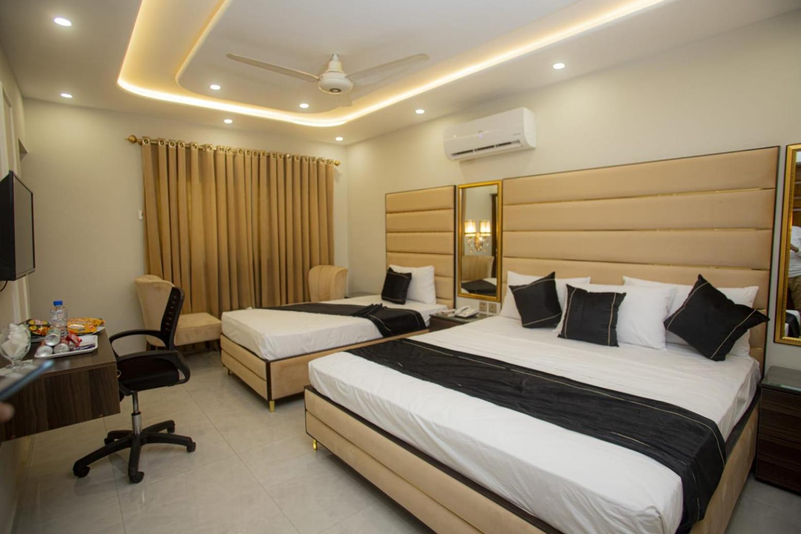 Hotel White Season Gulberg Lahore Buitenkant foto